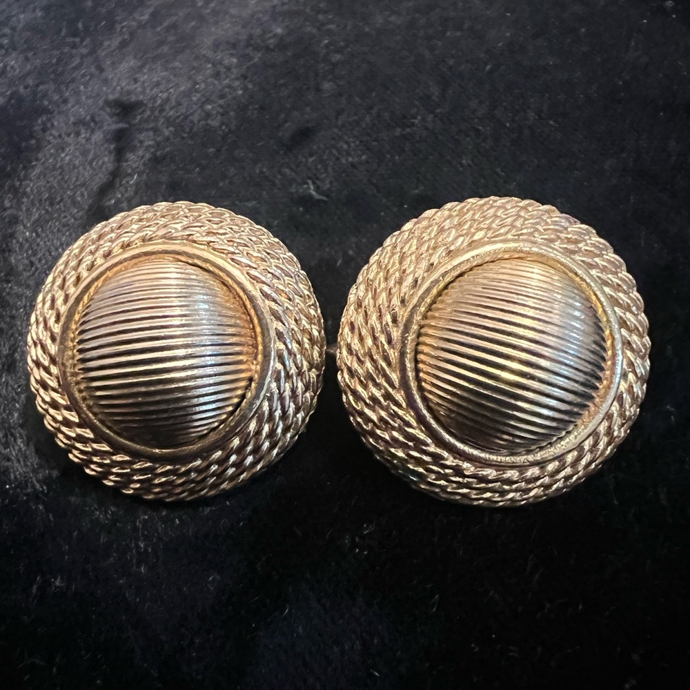 Vintage Kramer gold tone button clip on earrings